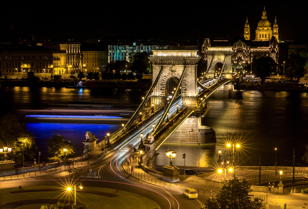 historic-szechenyi-chain-bridge-budapest-hungary